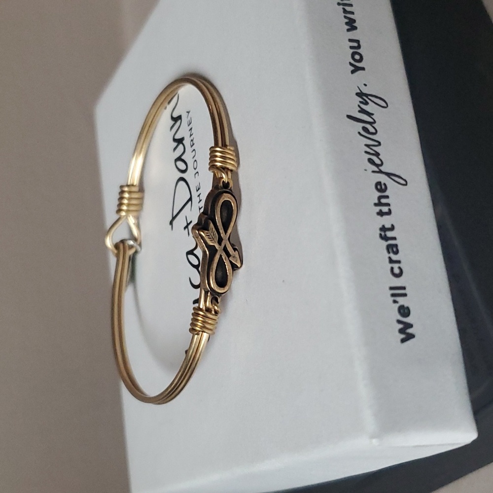 Luca + Danni Embrace the Journey Arrow Bracelet